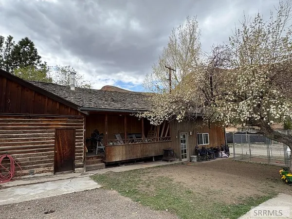 $450,000 | 520 Main Street, Challis, ID 83226