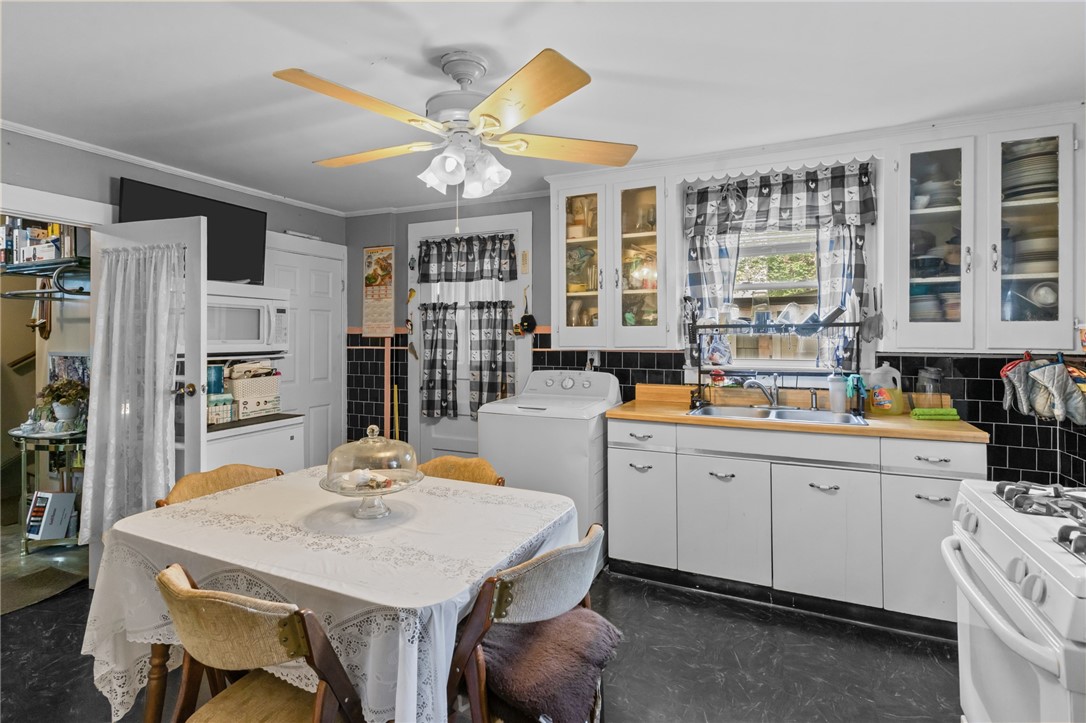 43 Dexter Street Woonsocket, RI 02895 - Photo 4 of 24
