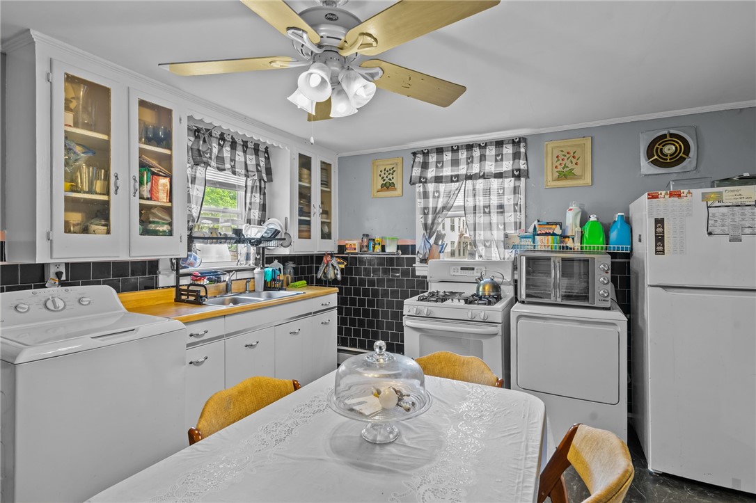 43 Dexter Street Woonsocket, RI 02895 - Photo 8 of 24
