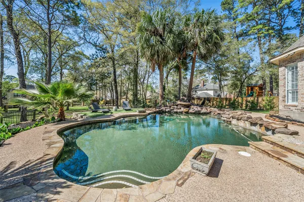 $875,000 | 22 Royal Dalton Circle, Conroe, TX 77304