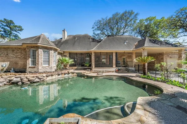 $799,000 | 22 Royal Dalton Circle, Conroe, TX 77304