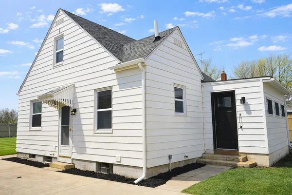 $159,900 | 708 West 12th Street, Sterling, IL 61081