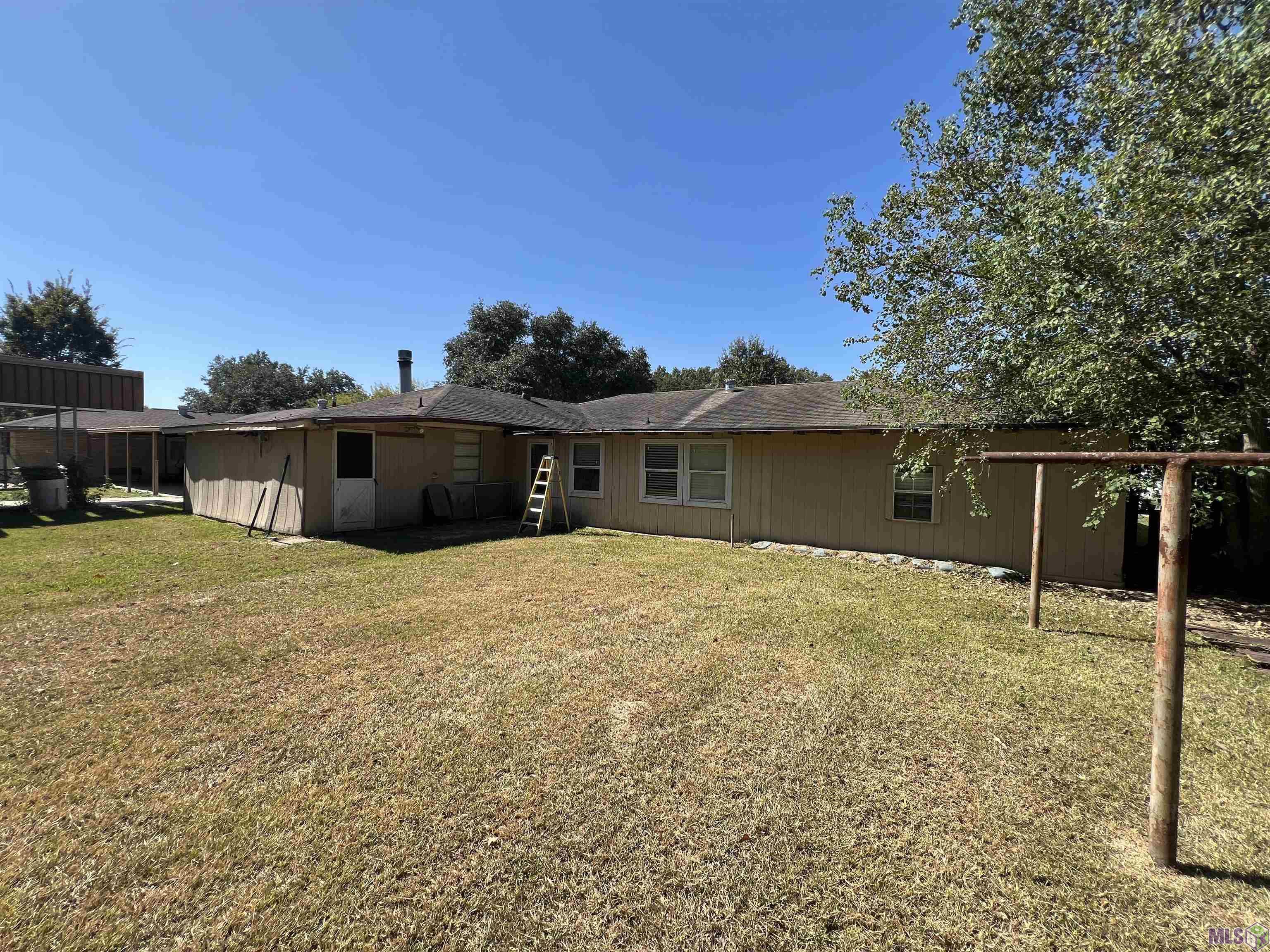 8860 Sharon Hills Street Baton Rouge, LA 70811 - Photo 3 of 19
