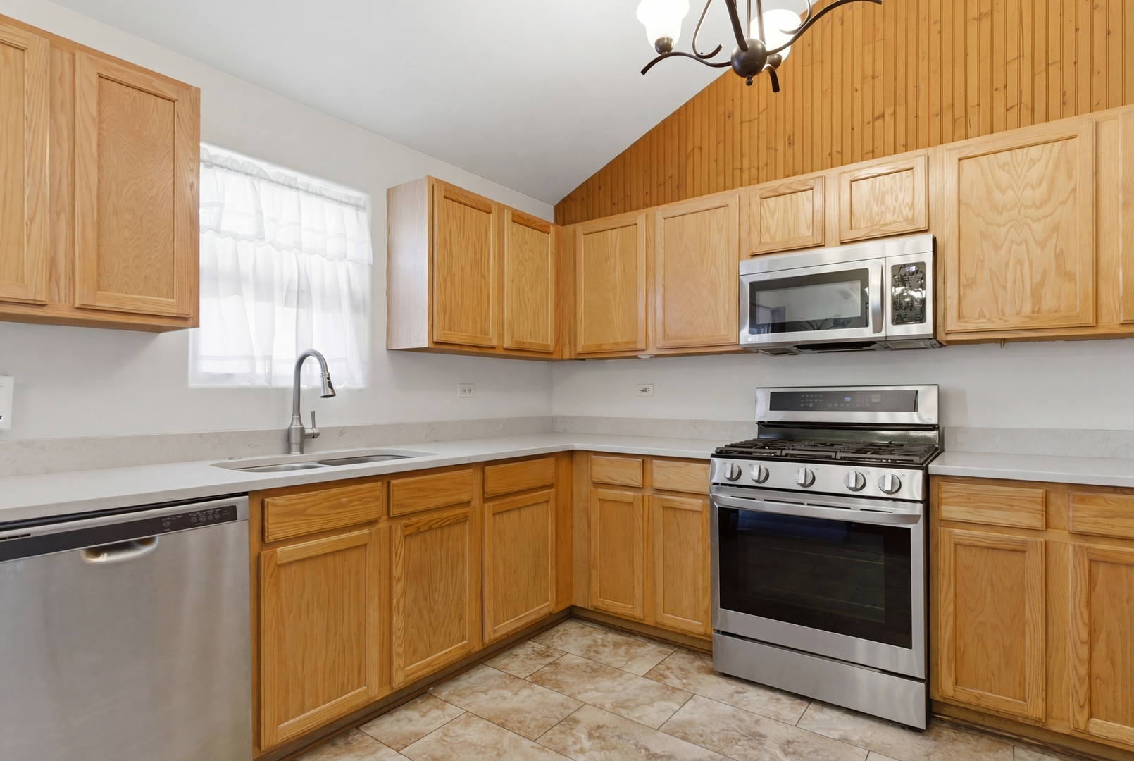 5411 Meadowbrook Street Plainfield, IL 60586 - Photo 5 of 27