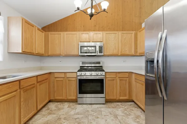 $365,000 | 5411 Meadowbrook Street, Plainfield, IL 60586