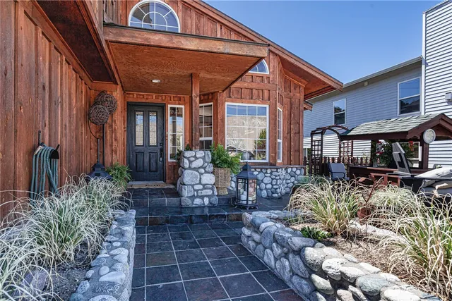 $565,000 | 170 East Entiat Drive, Orondo, WA 98843