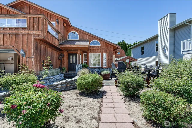 $565,000 | 170 East Entiat Drive, Orondo, WA 98843