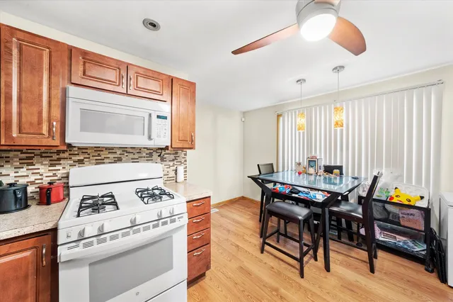 $200,000 | 1012 East 159th Place, South Holland, IL 60473