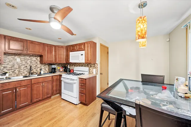 $200,000 | 1012 East 159th Place, South Holland, IL 60473