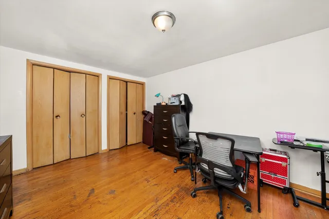 $200,000 | 1012 East 159th Place, South Holland, IL 60473