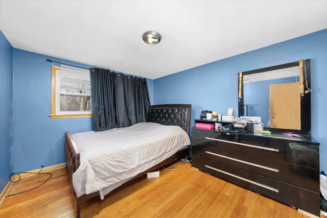 $200,000 | 1012 East 159th Place, South Holland, IL 60473