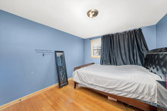 $200,000 | 1012 East 159th Place, South Holland, IL 60473