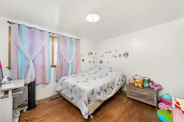 $200,000 | 1012 East 159th Place, South Holland, IL 60473