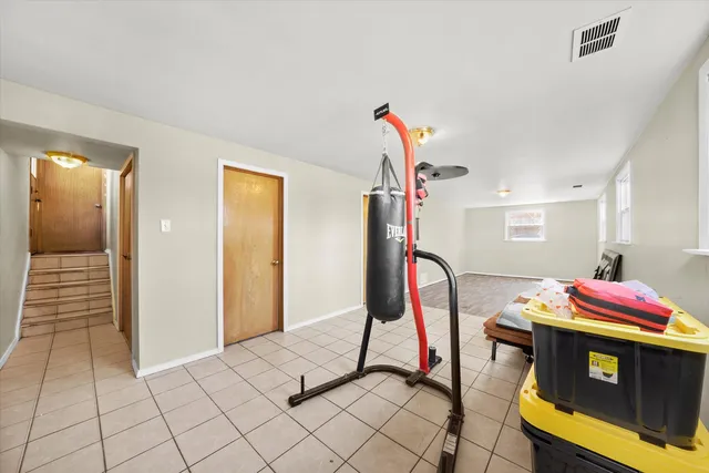 $200,000 | 1012 East 159th Place, South Holland, IL 60473