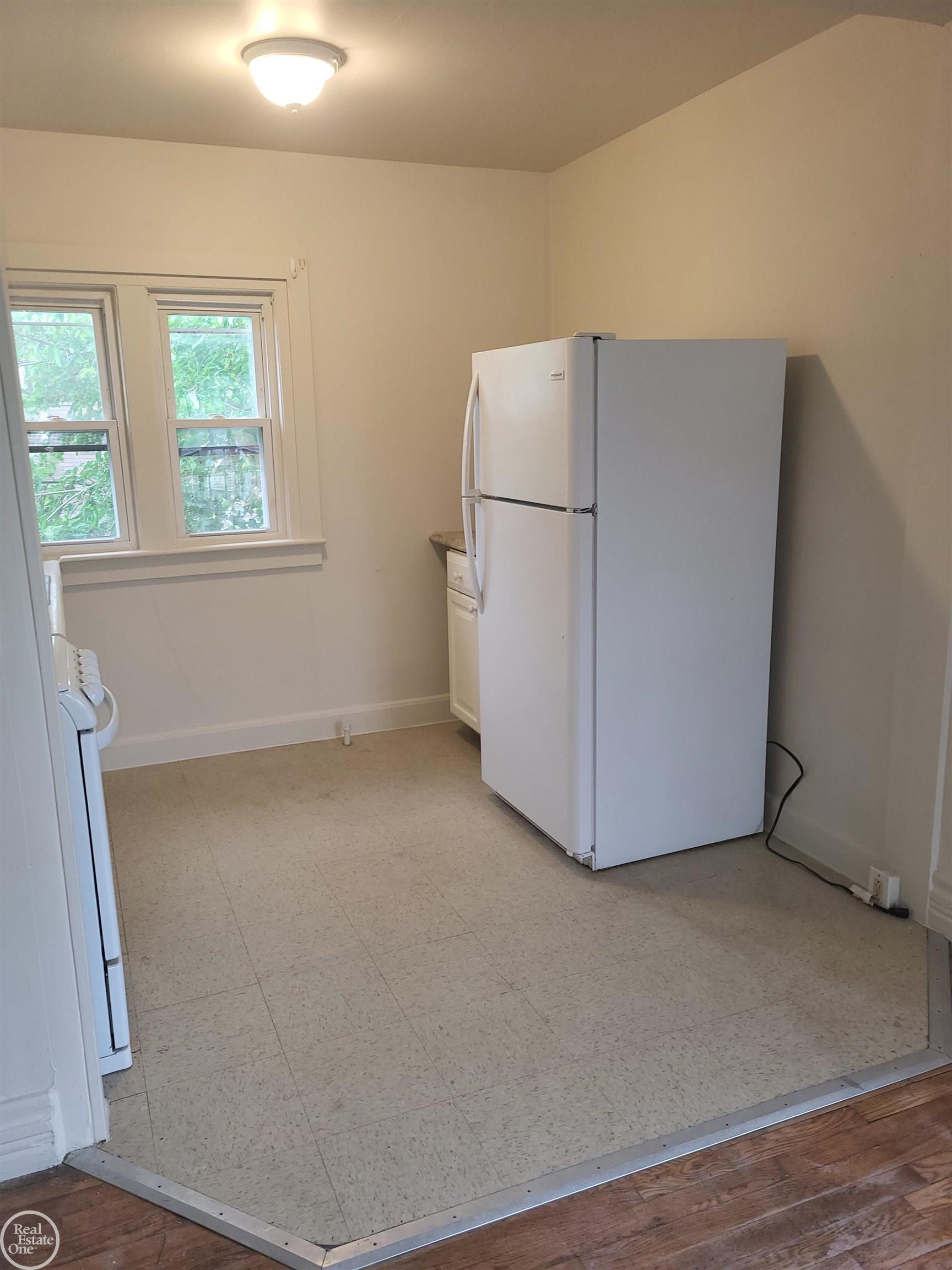 838 Howard Street Port Huron, MI 48060 - Photo 10 of 17