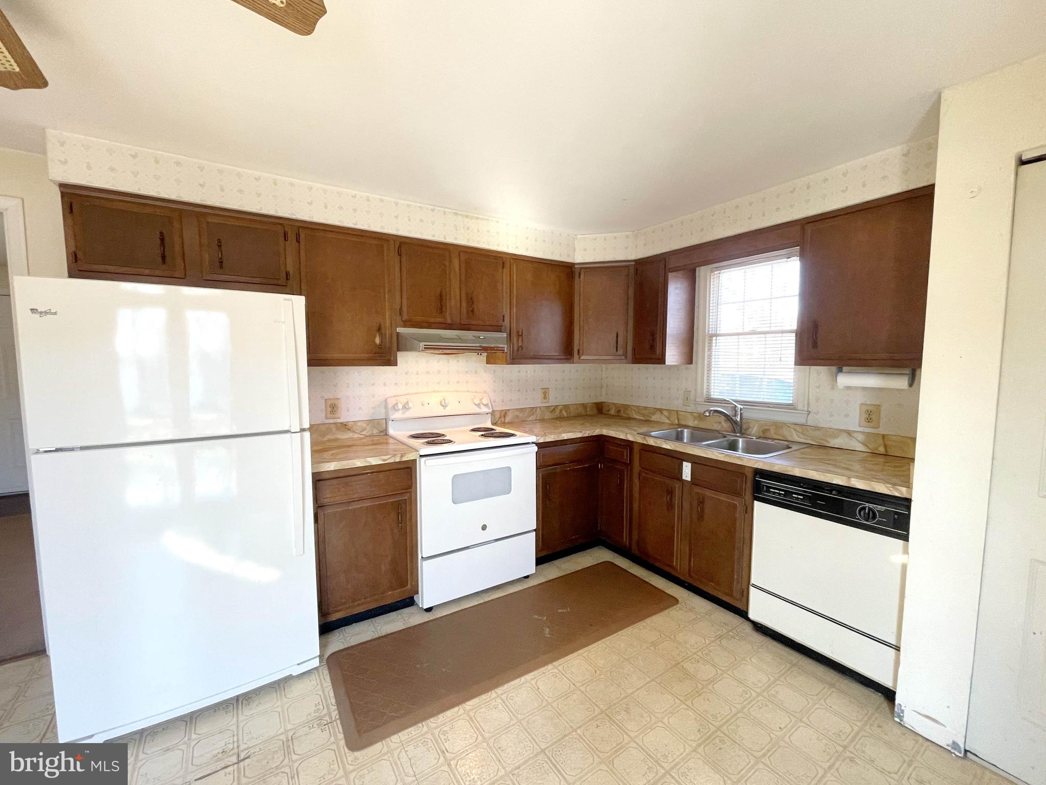 11414 Fort Washington Road Fort Washington, MD 20744 - Photo 8 of 27 Kitchen