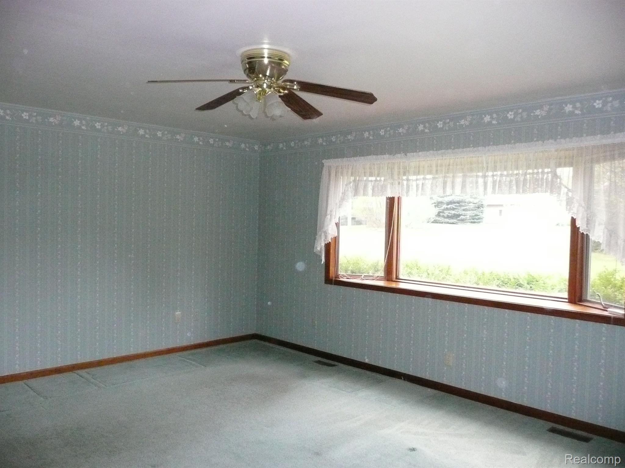 490 Sanders Road Oxford, MI 48371 - Photo 37 of 58 En-suite