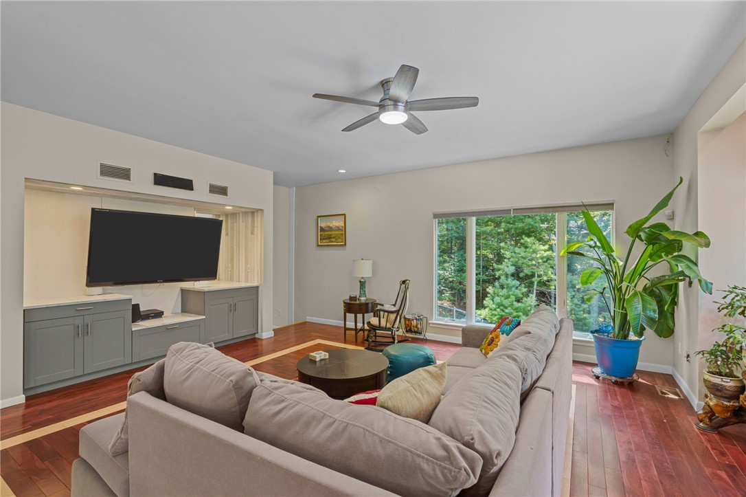54 Ridge Drive Exeter, RI 02822 - Photo 15 of 49 Family Room