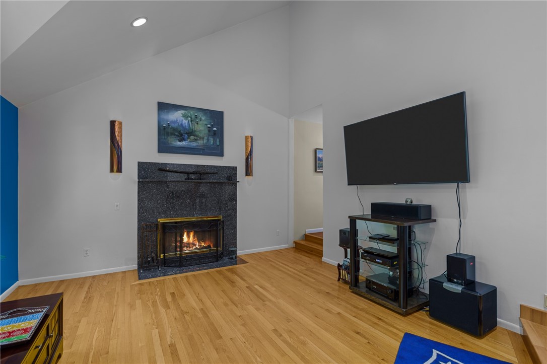 54 Ridge Drive Exeter, RI 02822 - Photo 16 of 49 Living Room