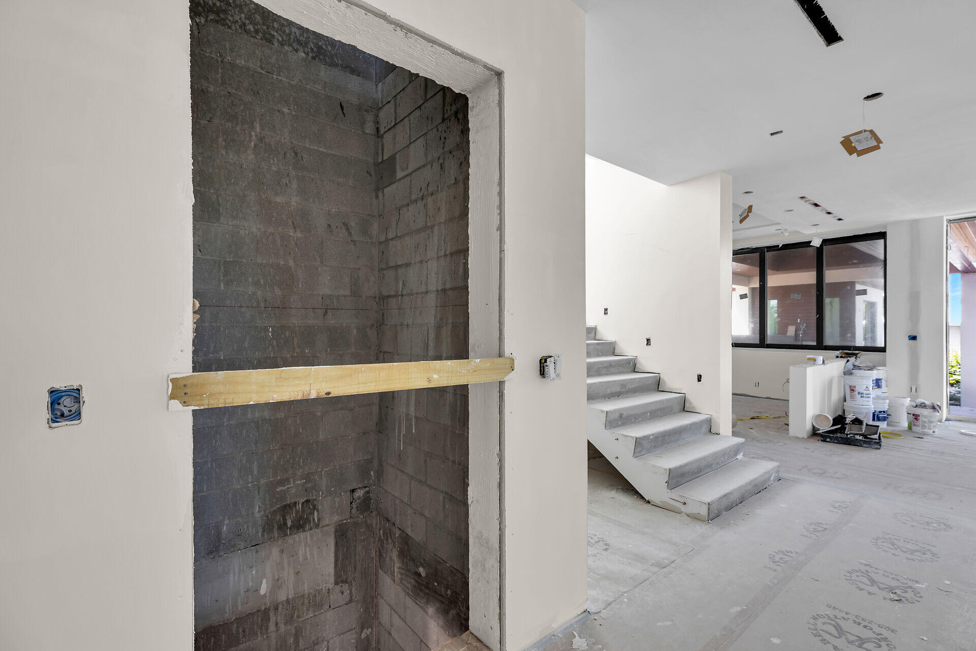 25 Mutiny Place Key Largo, FL 33037 - Photo 28 of 41 a view of living room filled with furniture and white walls