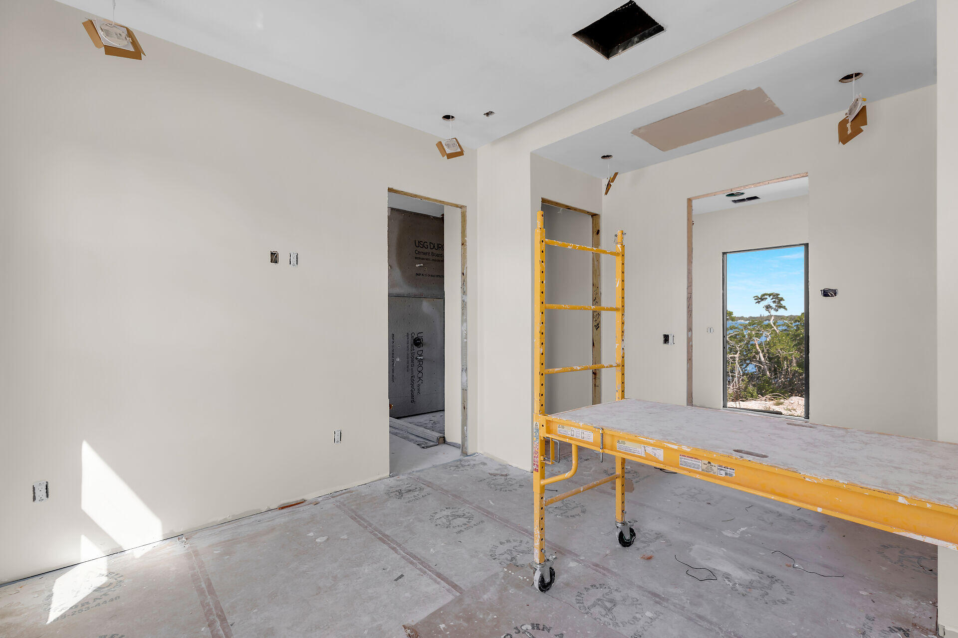 25 Mutiny Place Key Largo, FL 33037 - Photo 31 of 41 a view of an empty room