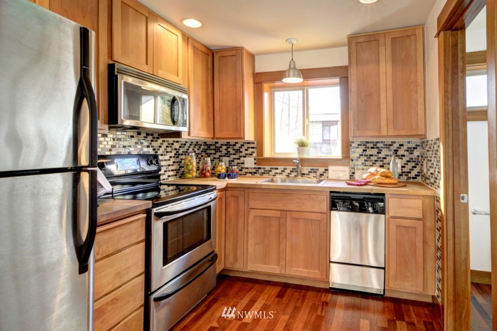 5117 South Roxbury Street, Unit A Seattle, WA 98118 - Photo 5 of 17