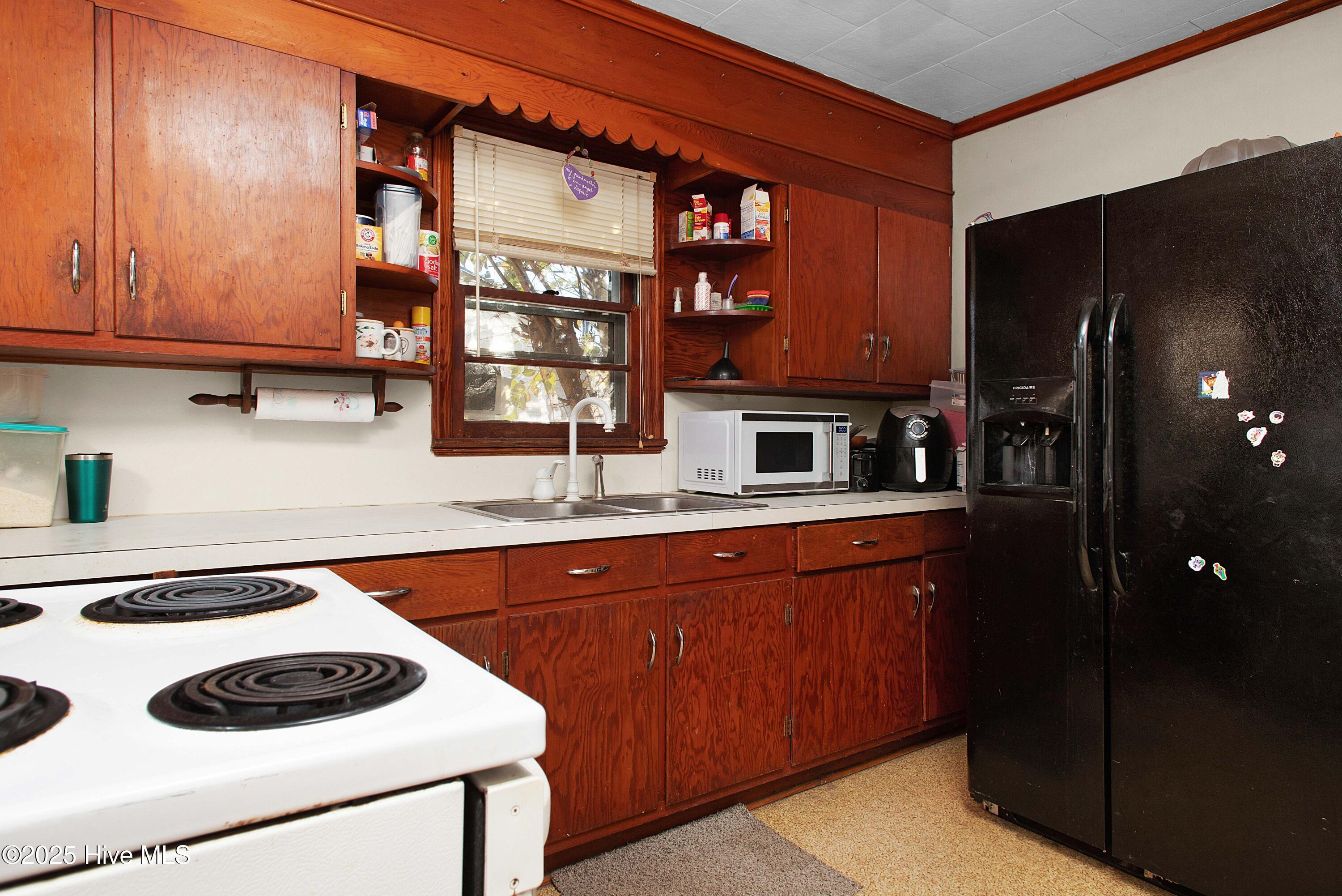 3303 Oaks Road New Bern, NC 28560 - Photo 10 of 29 Main House - Kitchen