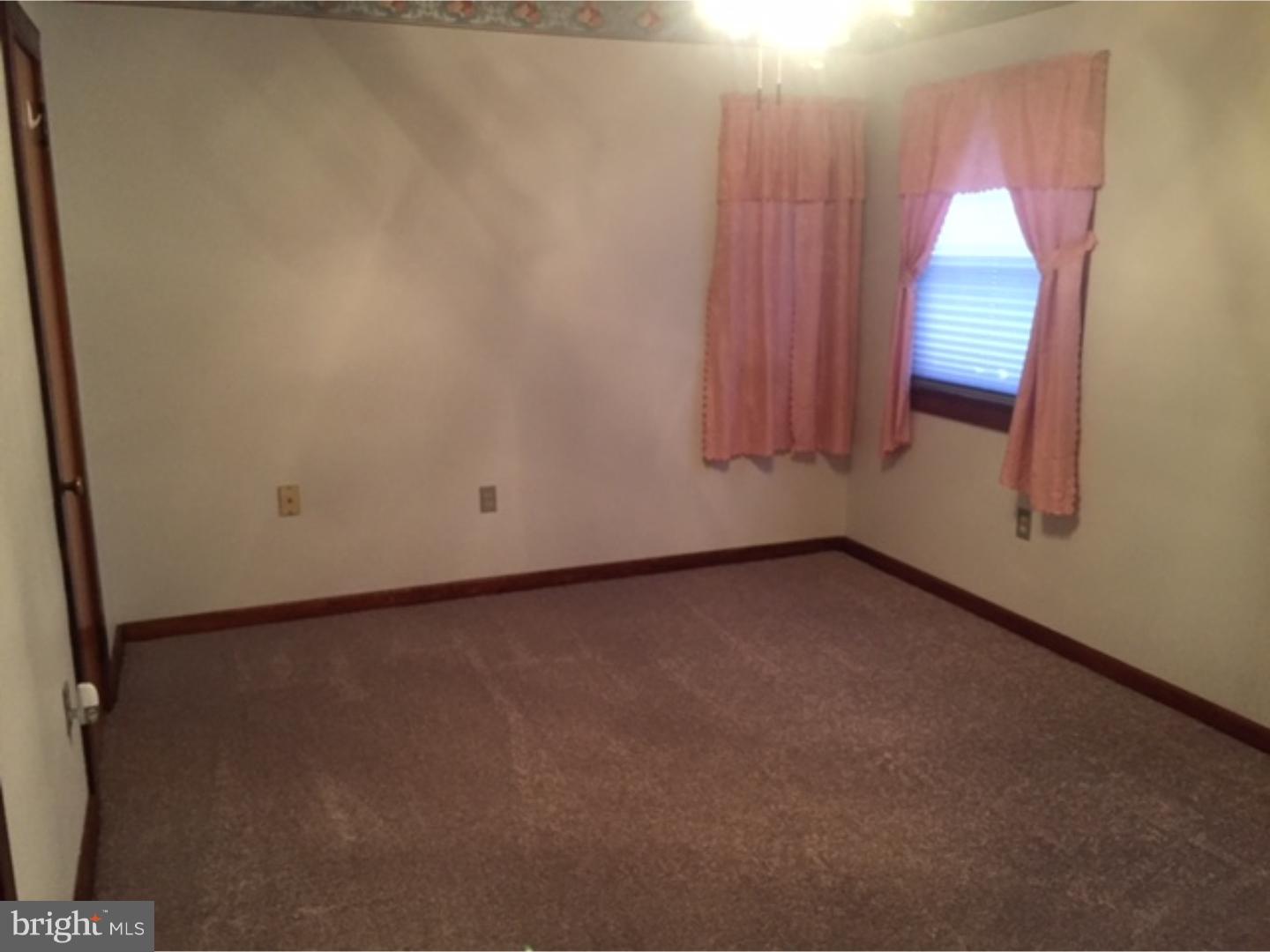 32 Springfield Road Pemberton, NJ 08068 - Photo 11 of 25 Bedroom - Main