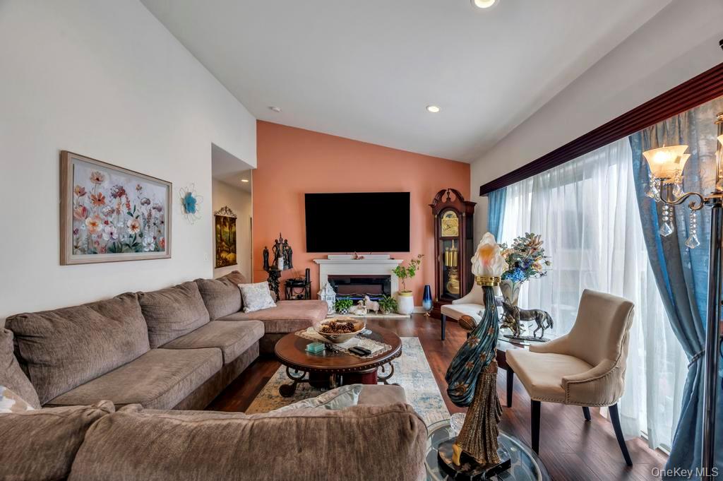 191 Flower Road Shirley, NY 11967 - Photo 16 of 39