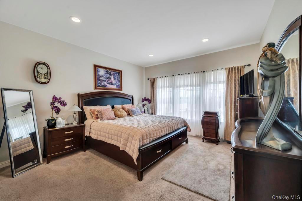 191 Flower Road Shirley, NY 11967 - Photo 24 of 39