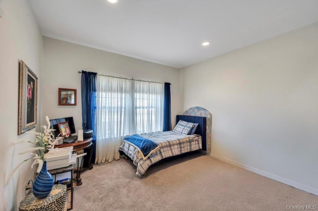 191 Flower Road Shirley, NY 11967 - Photo 29 of 39