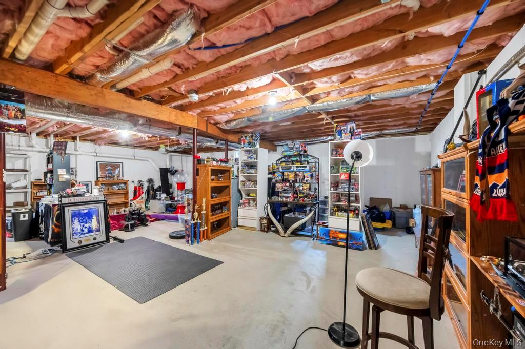 191 Flower Road Shirley, NY 11967 - Photo 32 of 39