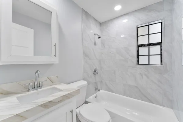 $3,200 | 143 Northeast 2nd Avenue, Deerfield Beach, FL 33441