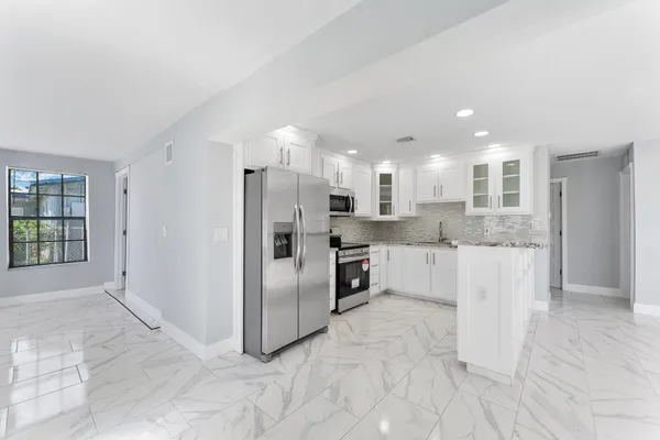 $3,200 | 143 Northeast 2nd Avenue, Deerfield Beach, FL 33441