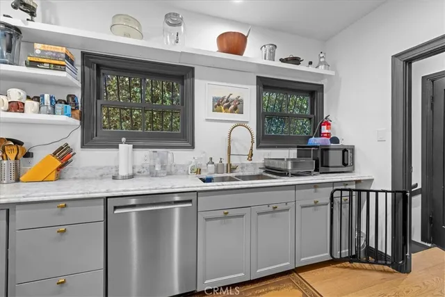 $9,850 | 1116 South Highland Avenue, Los Angeles, CA 90019