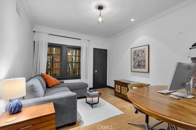 $9,850 | 1116 South Highland Avenue, Los Angeles, CA 90019