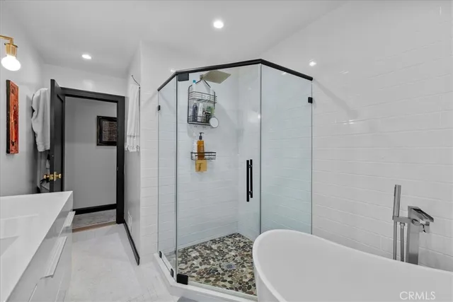 $9,850 | 1116 South Highland Avenue, Los Angeles, CA 90019