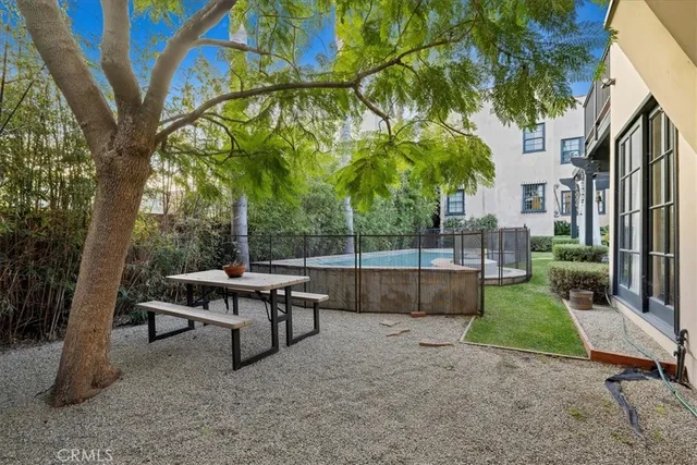 $9,850 | 1116 South Highland Avenue, Los Angeles, CA 90019