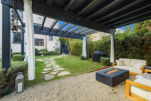 $9,850 | 1116 South Highland Avenue, Los Angeles, CA 90019