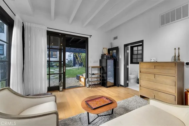 $9,850 | 1116 South Highland Avenue, Los Angeles, CA 90019