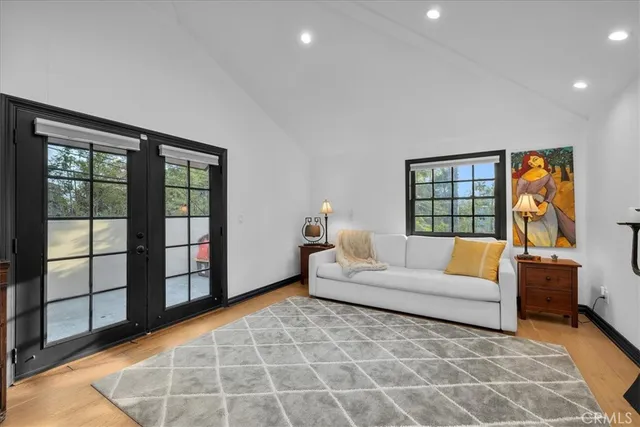 $9,850 | 1116 South Highland Avenue, Los Angeles, CA 90019