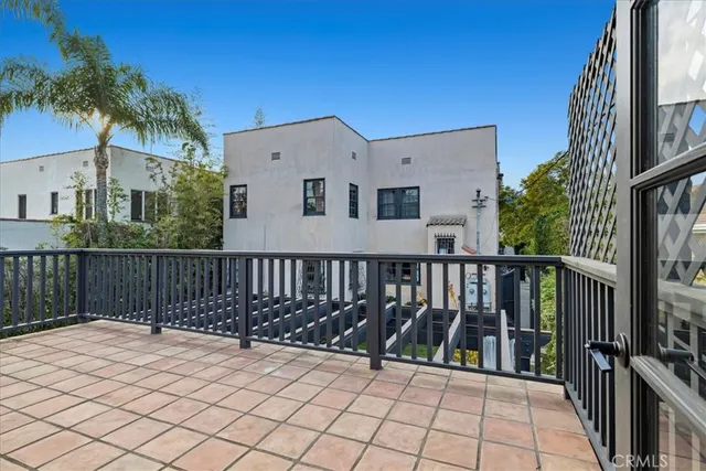 $9,850 | 1116 South Highland Avenue, Los Angeles, CA 90019