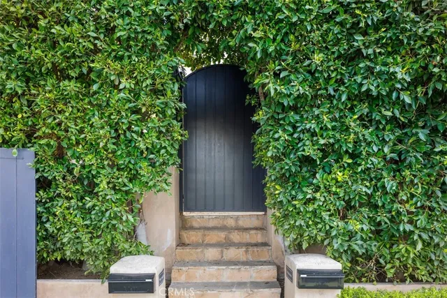 $9,850 | 1116 South Highland Avenue, Los Angeles, CA 90019