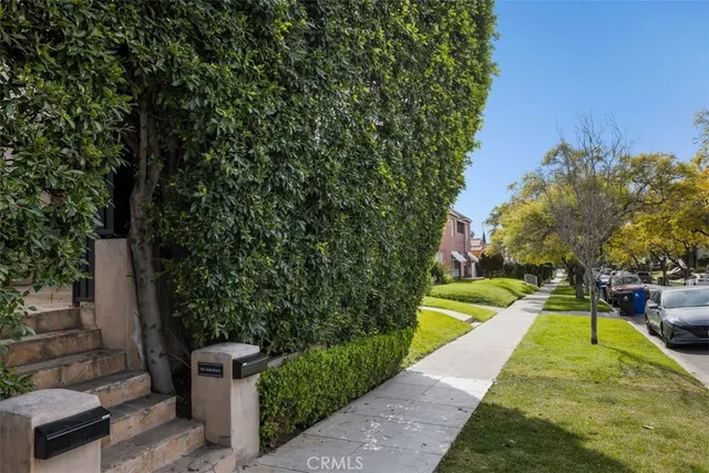 $9,850 | 1116 South Highland Avenue, Los Angeles, CA 90019