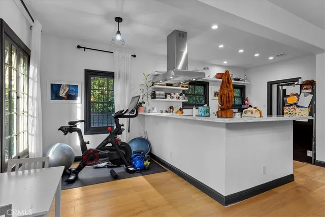 $9,850 | 1116 South Highland Avenue, Los Angeles, CA 90019