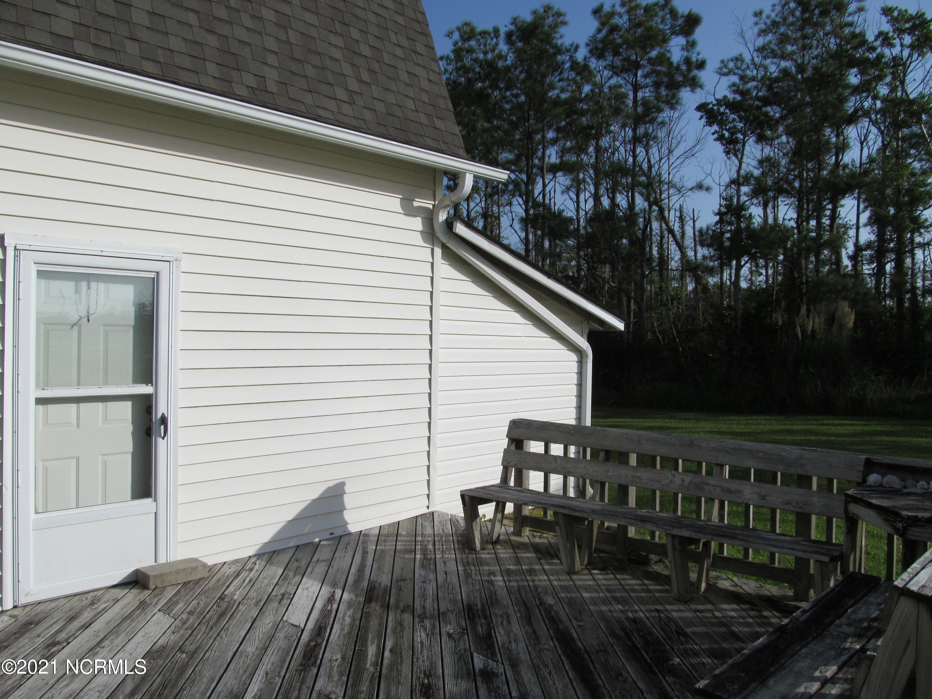 266 Community Road Davis, NC 28524 - Photo 7 of 35 Deck