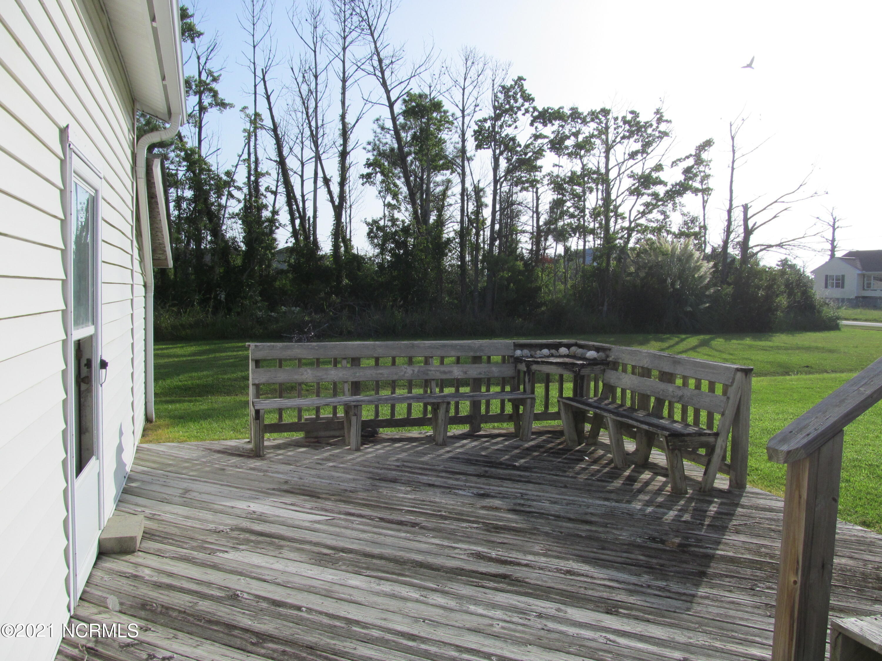 266 Community Road Davis, NC 28524 - Photo 8 of 35 Deck