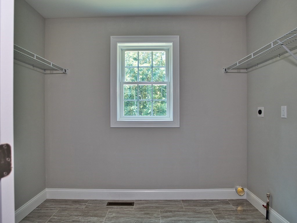 86 Watuppa Road Westport, MA 02790 - Photo 8 of 21 Gallery Image 8