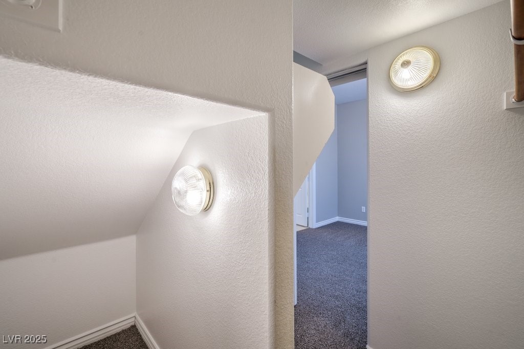8121 Altamont Ridge Street Las Vegas, NV 89113 - Photo 18 of 27 Well lighted walk in closet