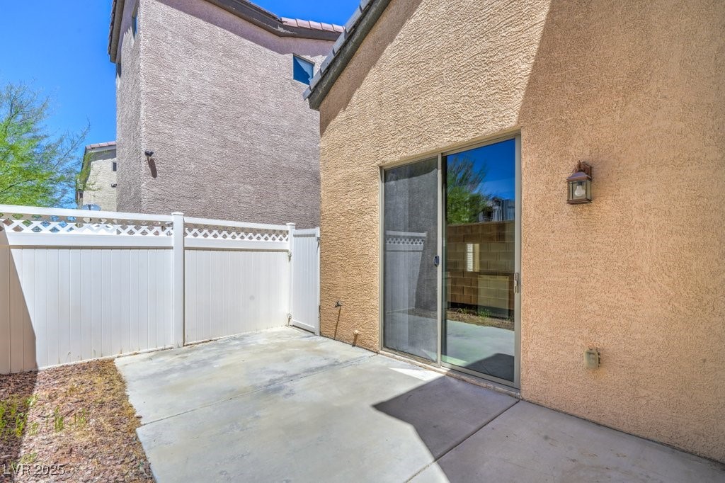8121 Altamont Ridge Street Las Vegas, NV 89113 - Photo 25 of 27 View of patio / terrace